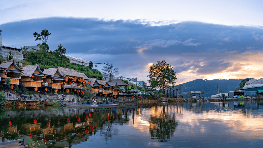 An Sơn Hồ là nơi du khách có thể lặng lẽ ngắm nhìn từng khoảnh khắc chuyển giao của ngày (Nguồn: Fanpage An Sơn Hồ)